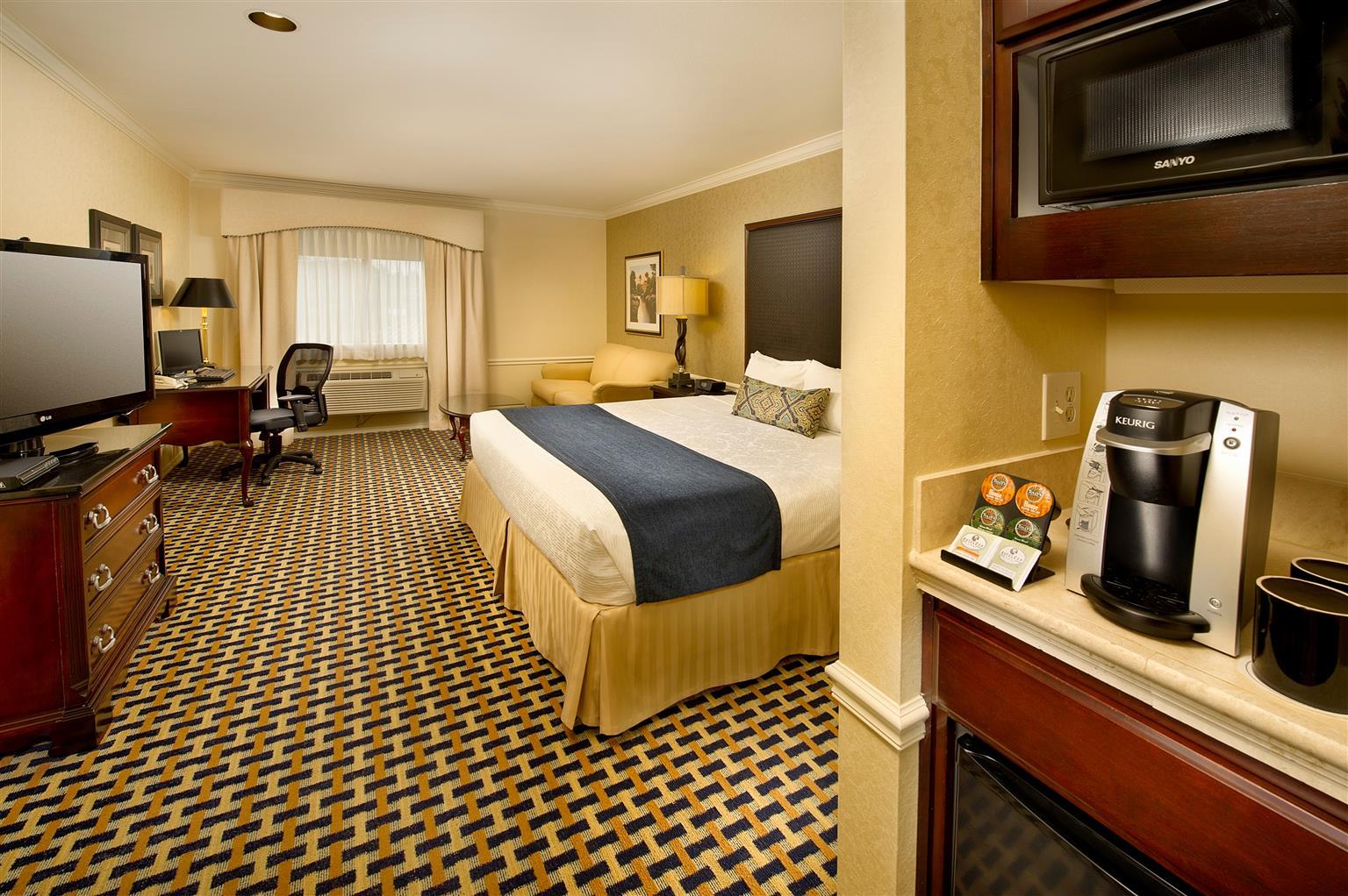 Best Western Plus Puyallup Hotel Bagian luar foto