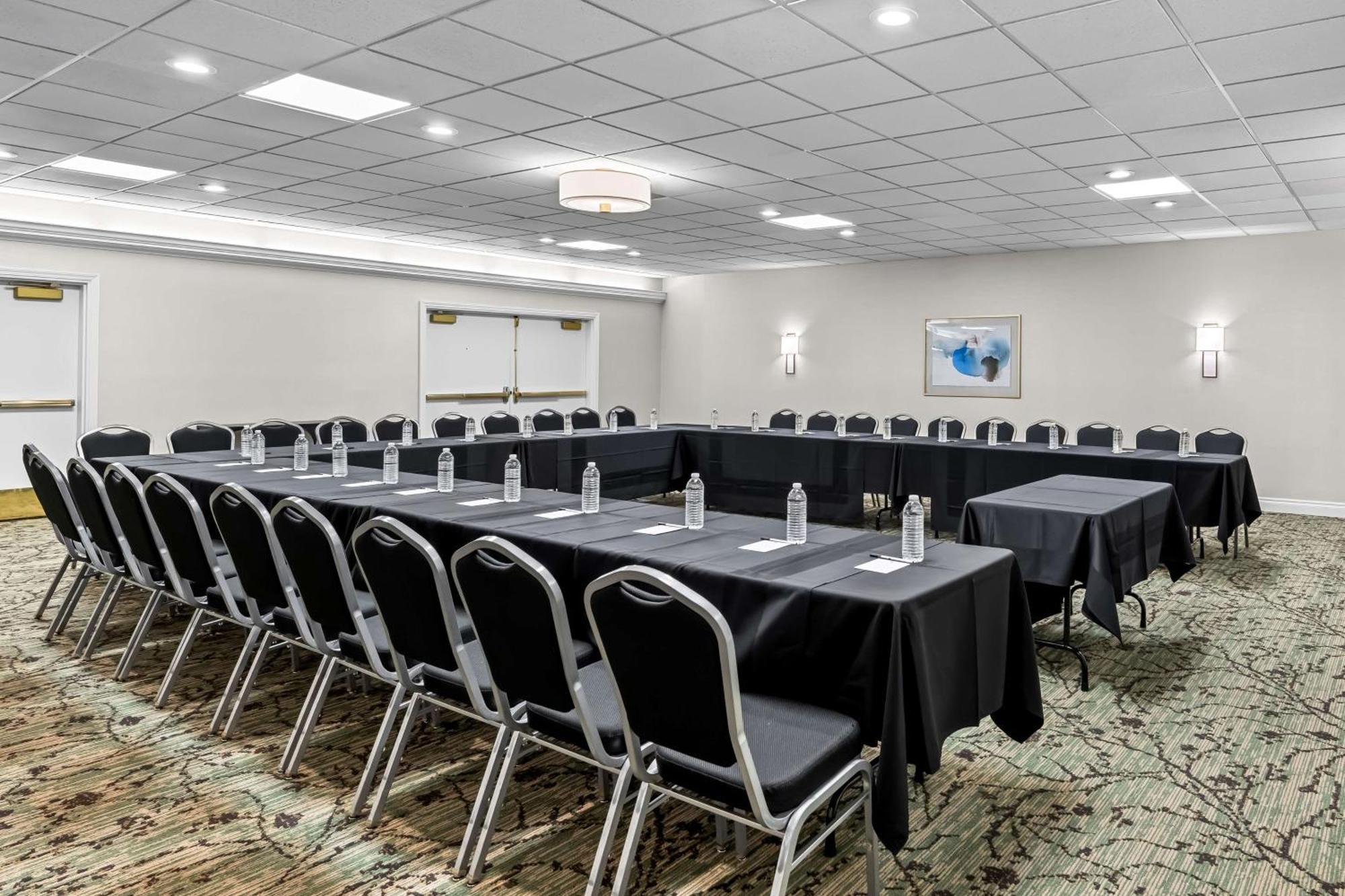 Best Western Plus Puyallup Hotel Bagian luar foto