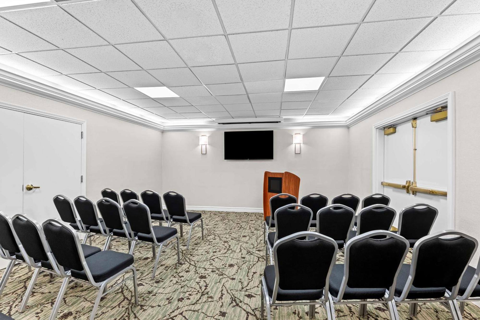 Best Western Plus Puyallup Hotel Bagian luar foto