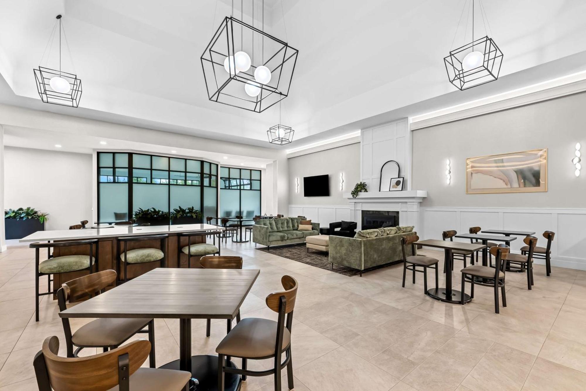 Best Western Plus Puyallup Hotel Bagian luar foto