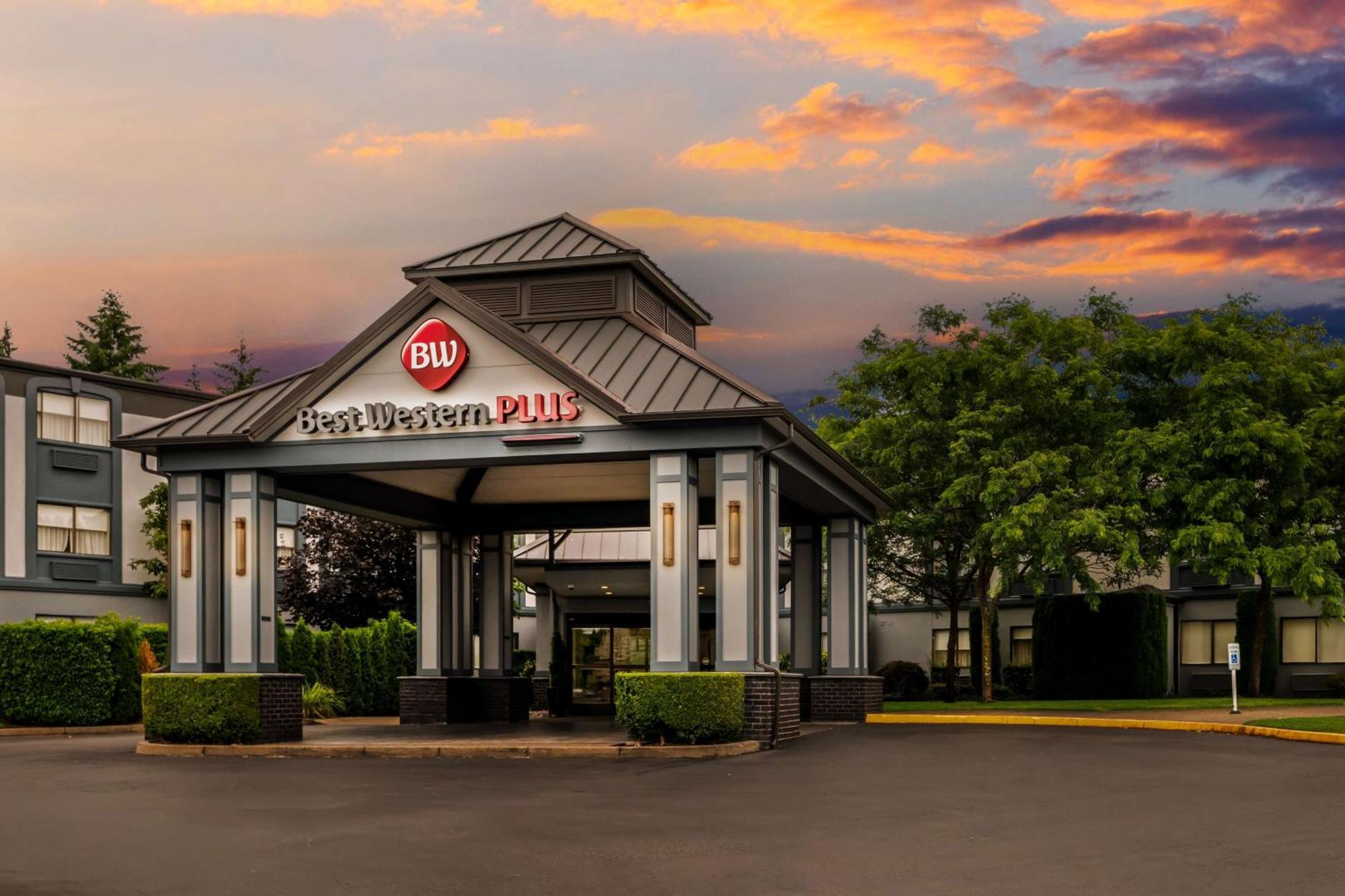 Best Western Plus Puyallup Hotel Bagian luar foto