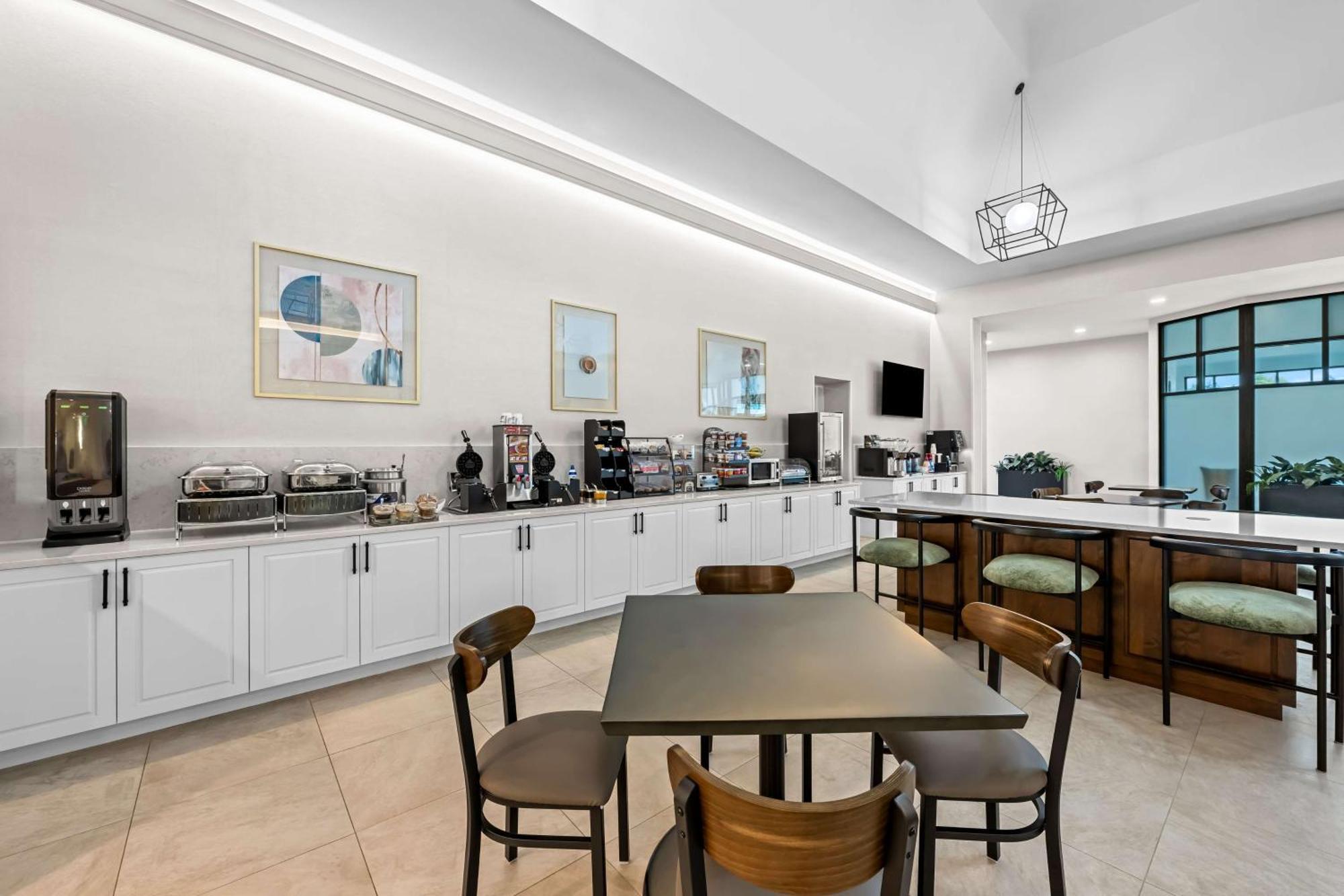 Best Western Plus Puyallup Hotel Bagian luar foto