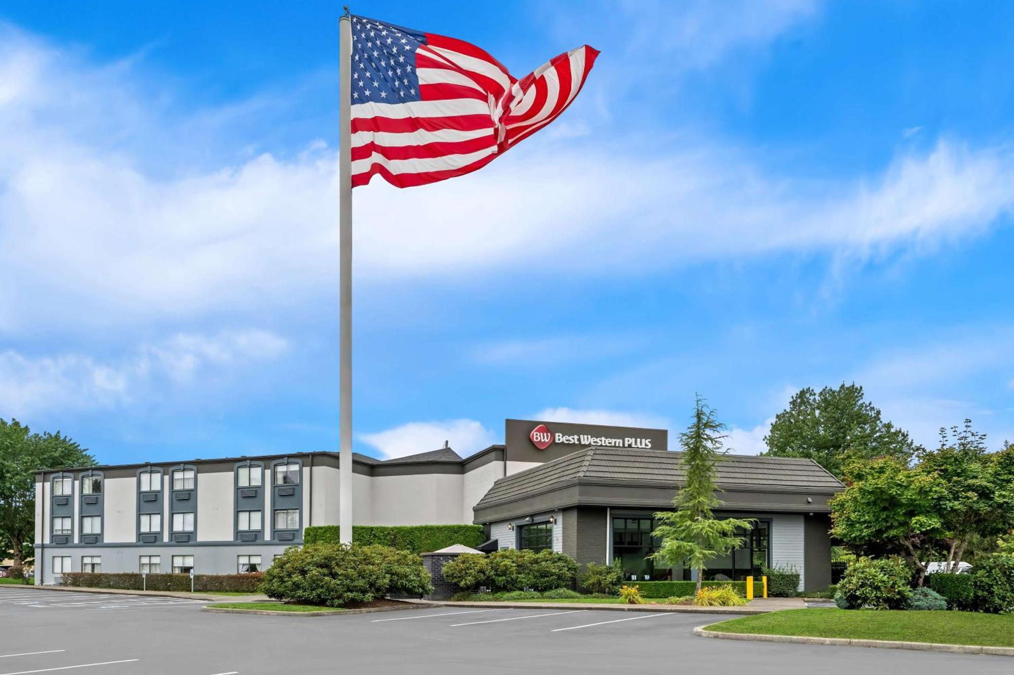 Best Western Plus Puyallup Hotel Bagian luar foto