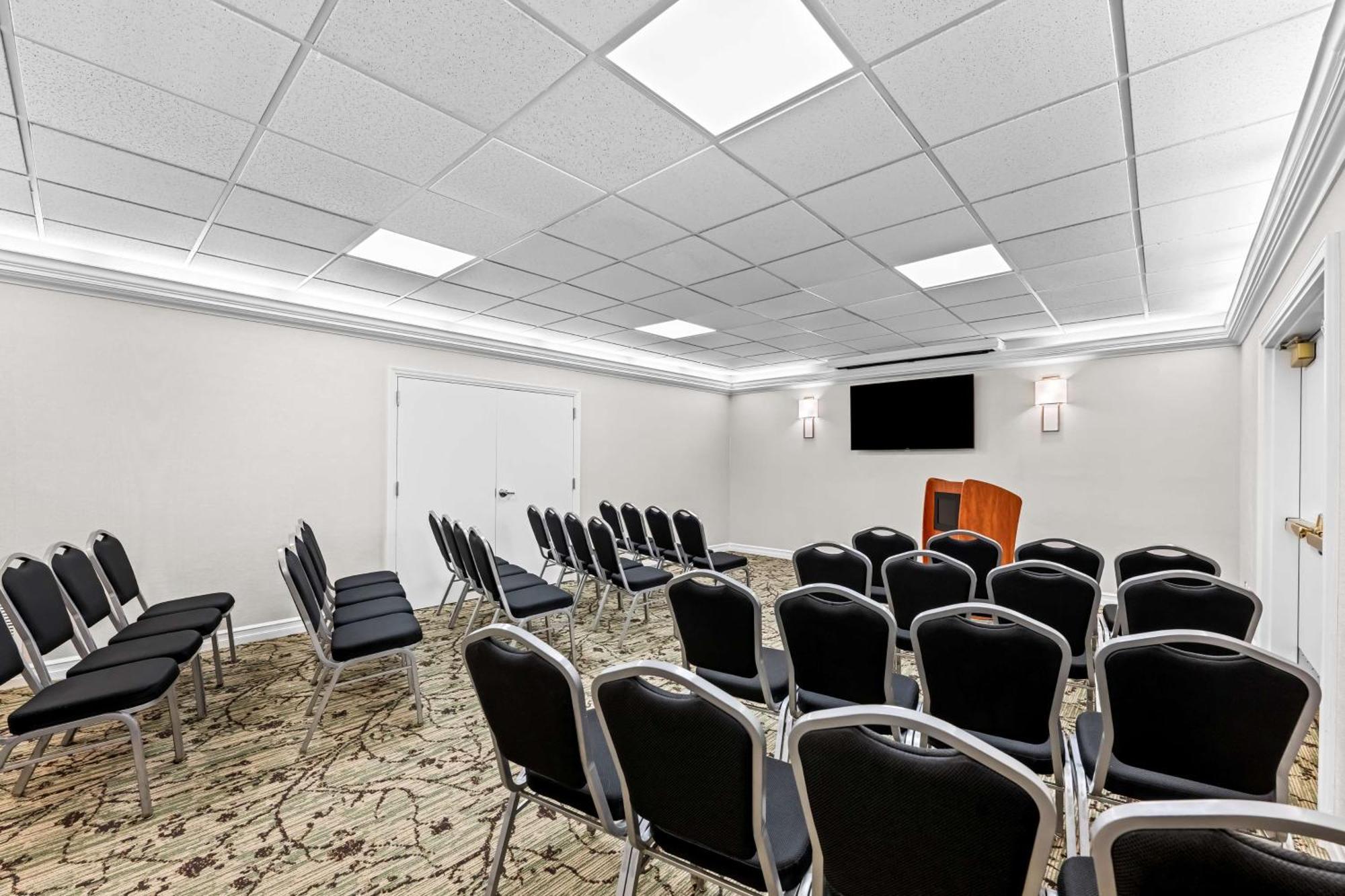 Best Western Plus Puyallup Hotel Bagian luar foto