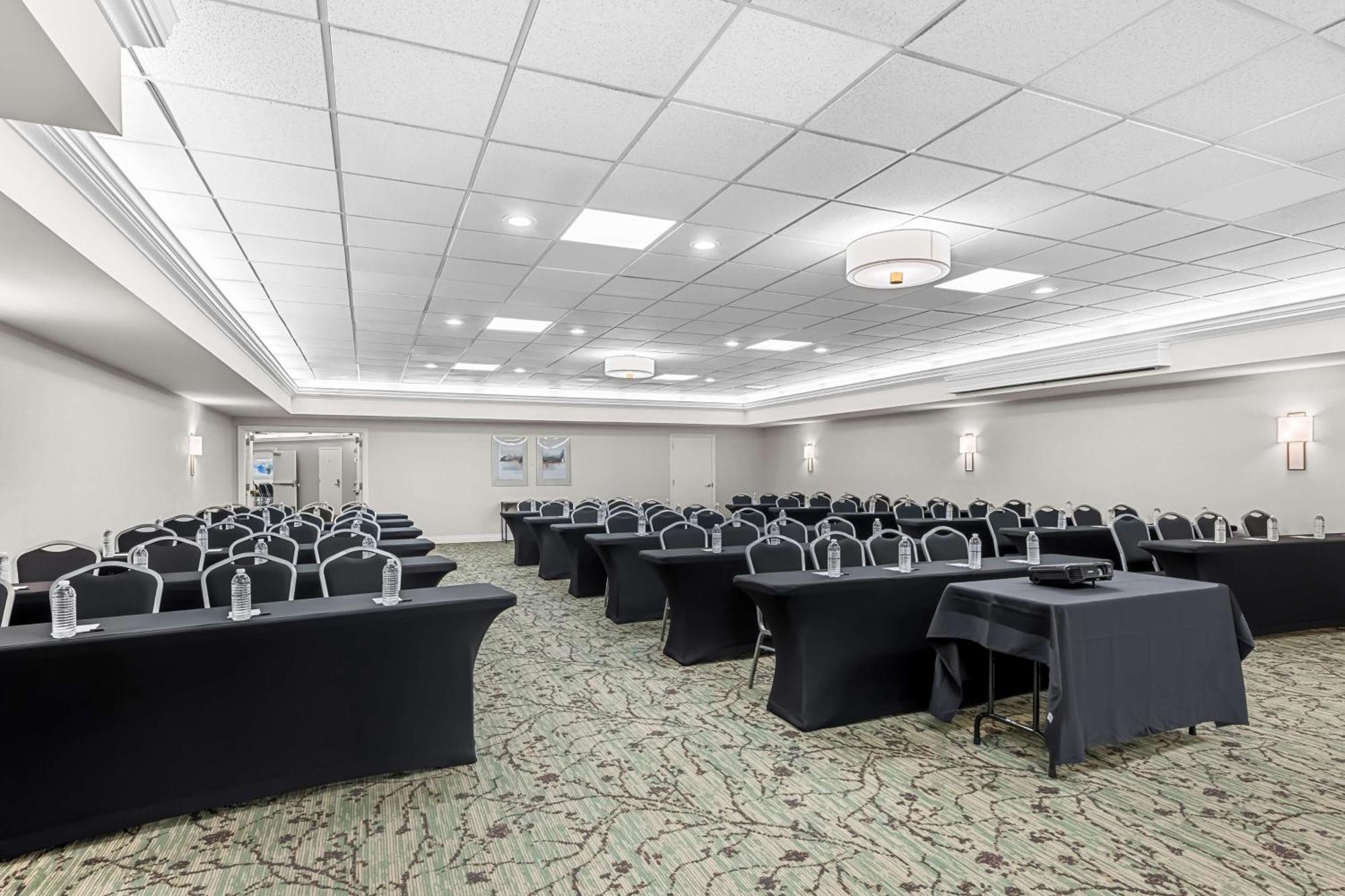 Best Western Plus Puyallup Hotel Bagian luar foto