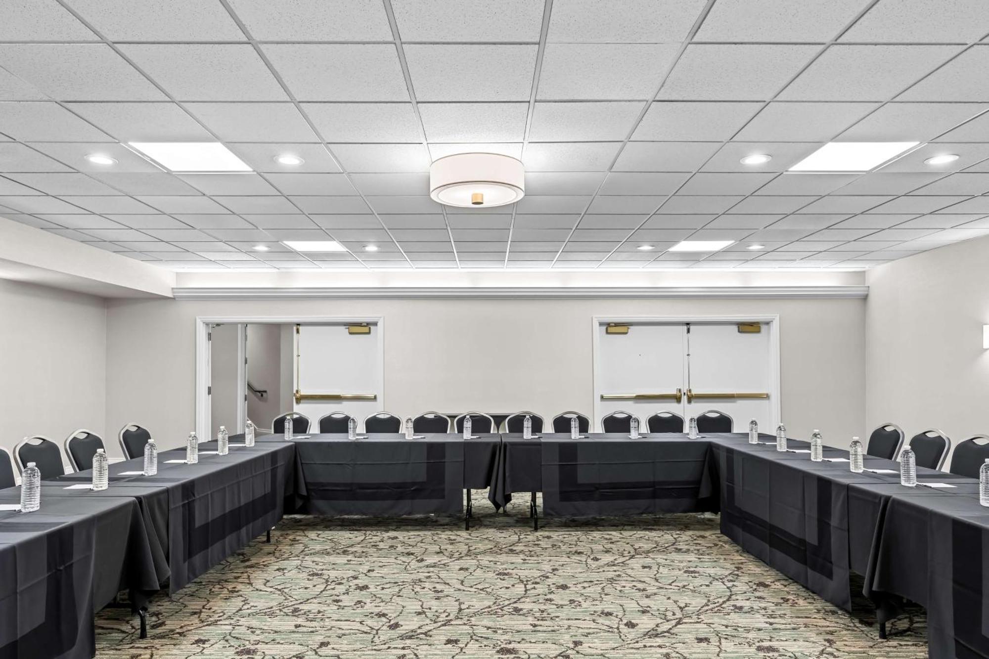 Best Western Plus Puyallup Hotel Bagian luar foto
