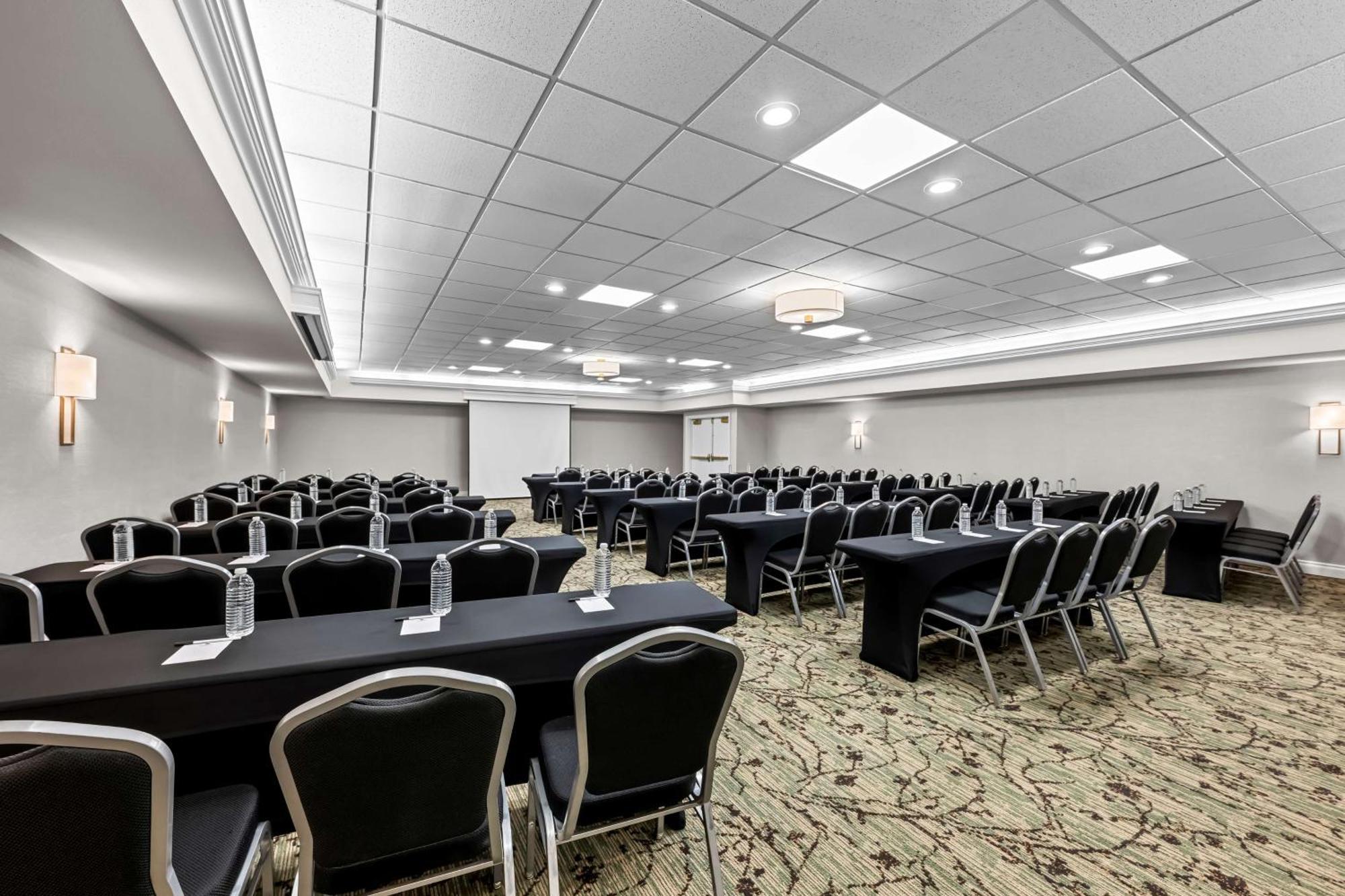 Best Western Plus Puyallup Hotel Bagian luar foto